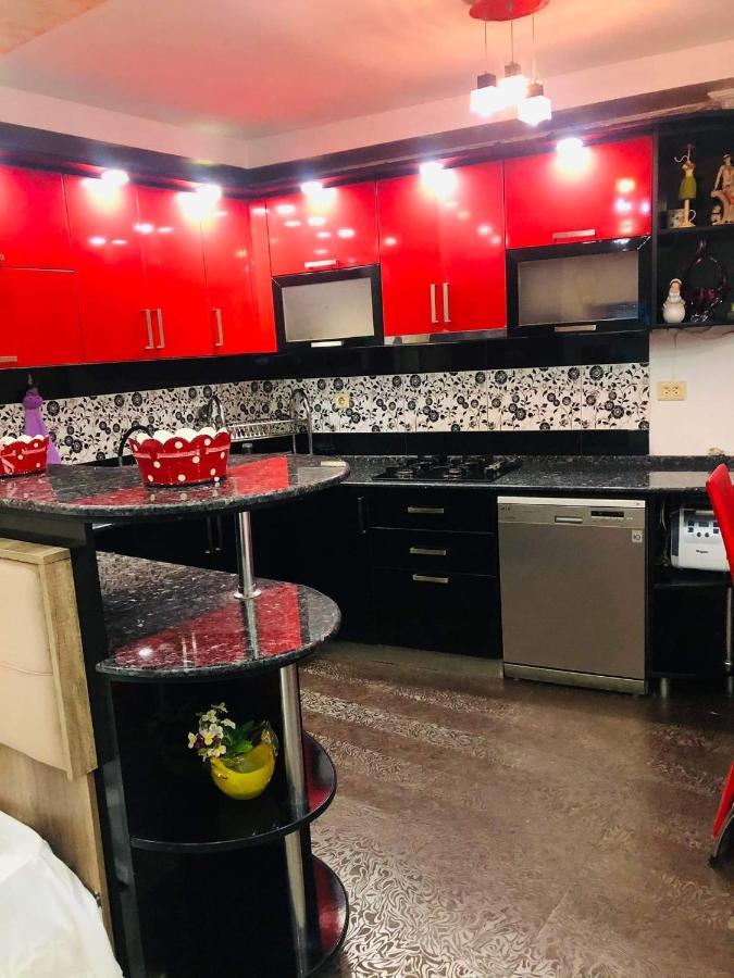 巴统 Nana'S House酒店 外观 照片