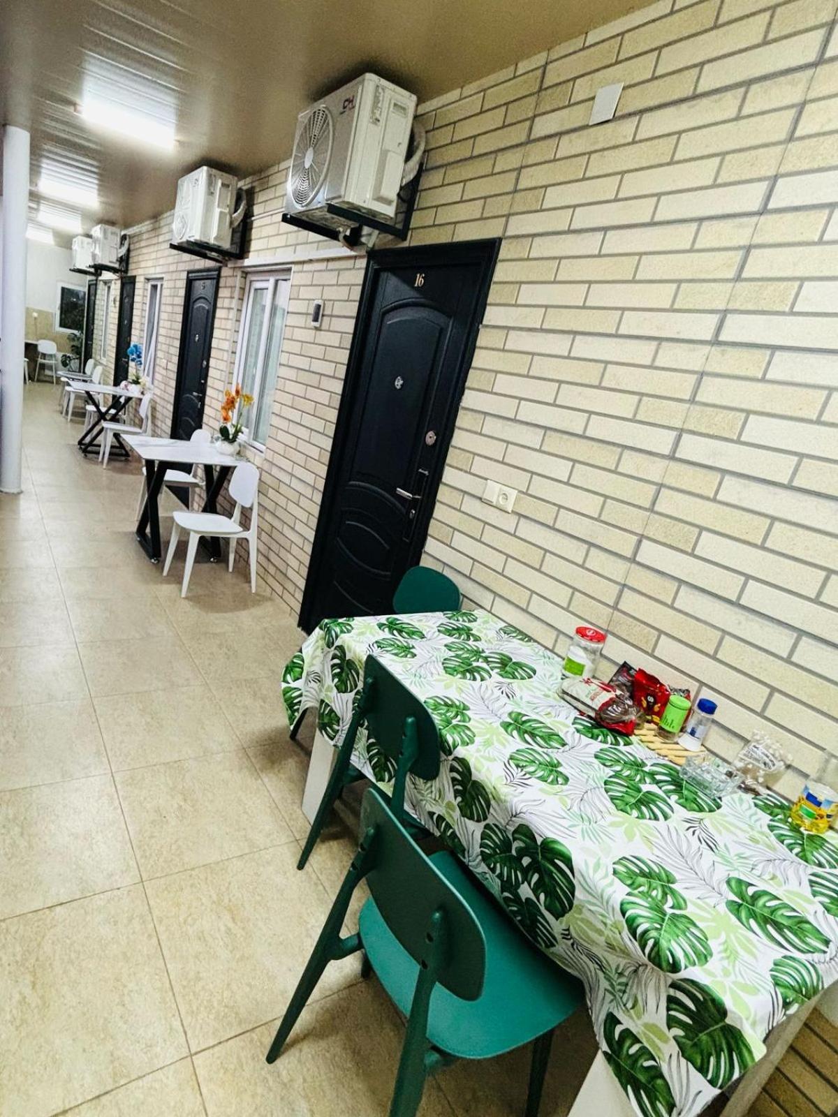 巴统 Nana'S House酒店 外观 照片